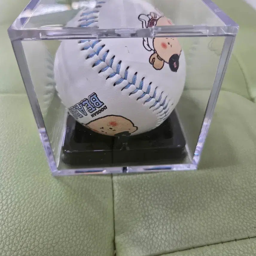 [BUNJANG] Doosan Bears Manggeurejin Gom Commemorative Baseball / 두산베어스 망그러진곰 기념구