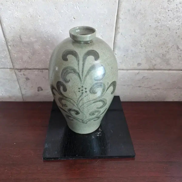 [BUNJANG] North Korean Celadon 'Cheolhwa Chomun' Vase / 북한 도자기 철화 초문 도자기