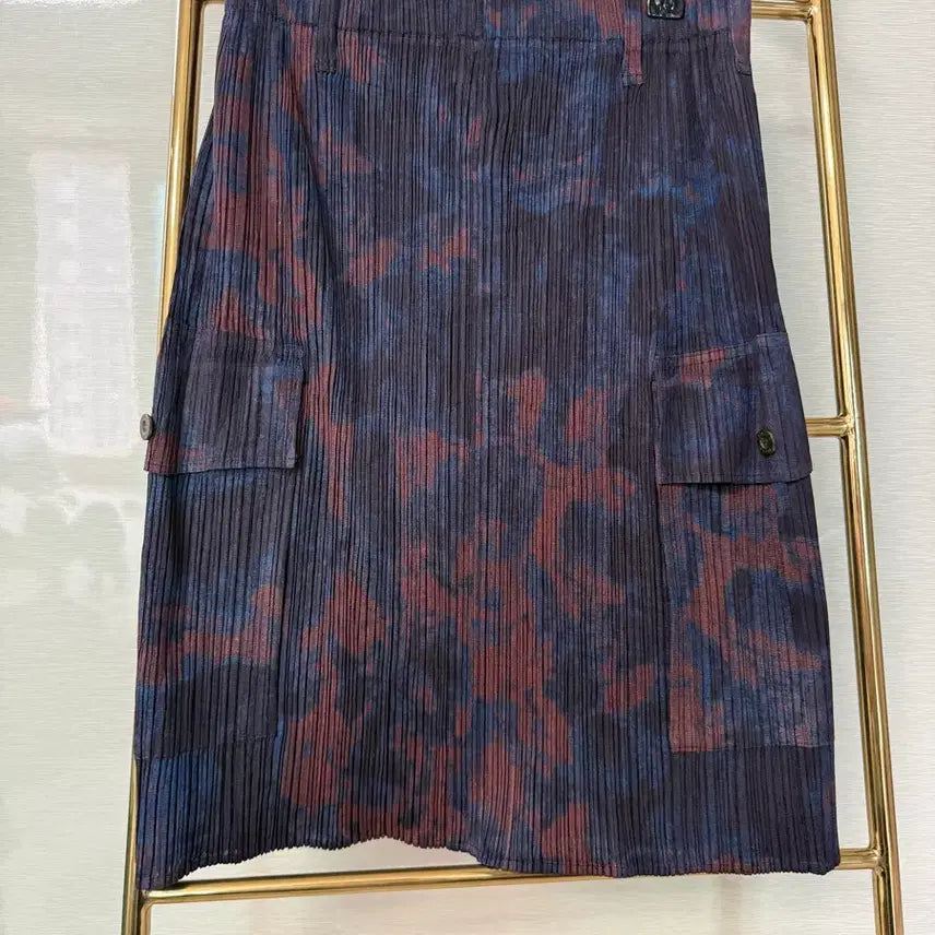 [BUNJANG] Pleats Please Blue/Red Pattern Pleated Midi Skirt / 플리츠 플리즈 스커트 블루/레드 패턴