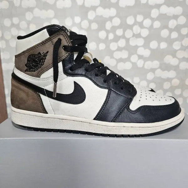 [BUNJANG] Air Jordan 1 High OG Mocha / 에어 조던 1 하이 OG 모카 275
