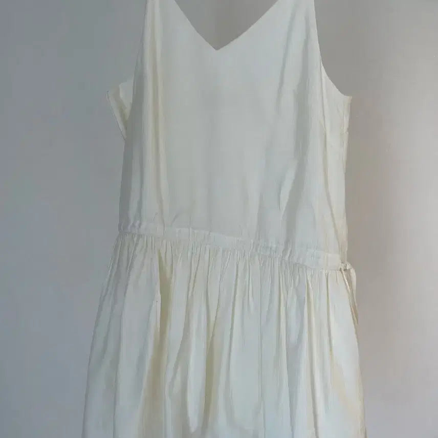 [BUNJANG] Ganaesra White String Strap Mini Dress / 새상품 가내스라 나시 원피스