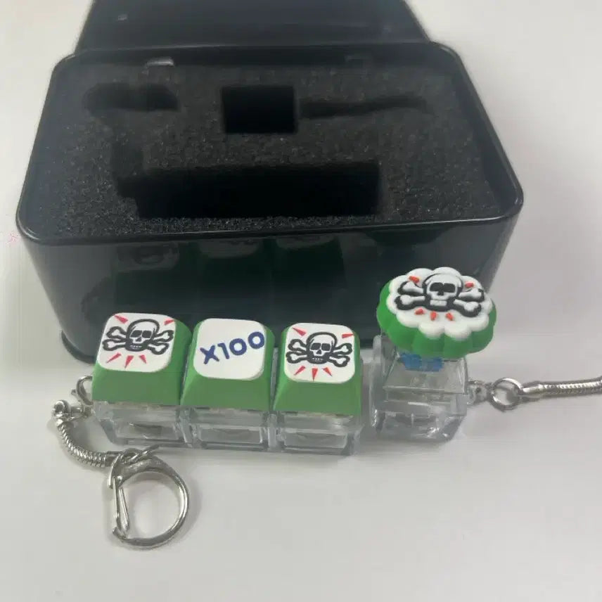 [BUNJANG] Mom's Touch Infinite Corporation Skull x100 Keyboard Keycap Keychain with Card Sticker / 맘스터치 무한상사 해골x100 +카드스티커