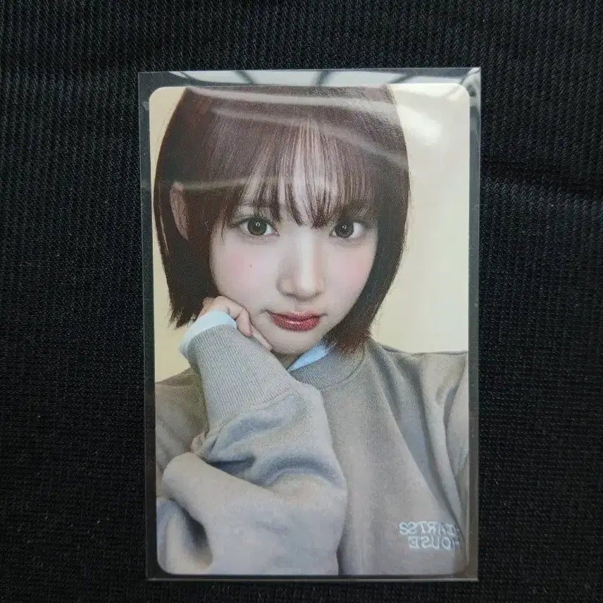 [BUNJANG] HATOOH JIWOO MD Sweatshirt Photocard / 매물X, 급처) 하투하 지우 엠디 맨투맨 포카 하뀨하 레몬탱 분철 이안 에이나