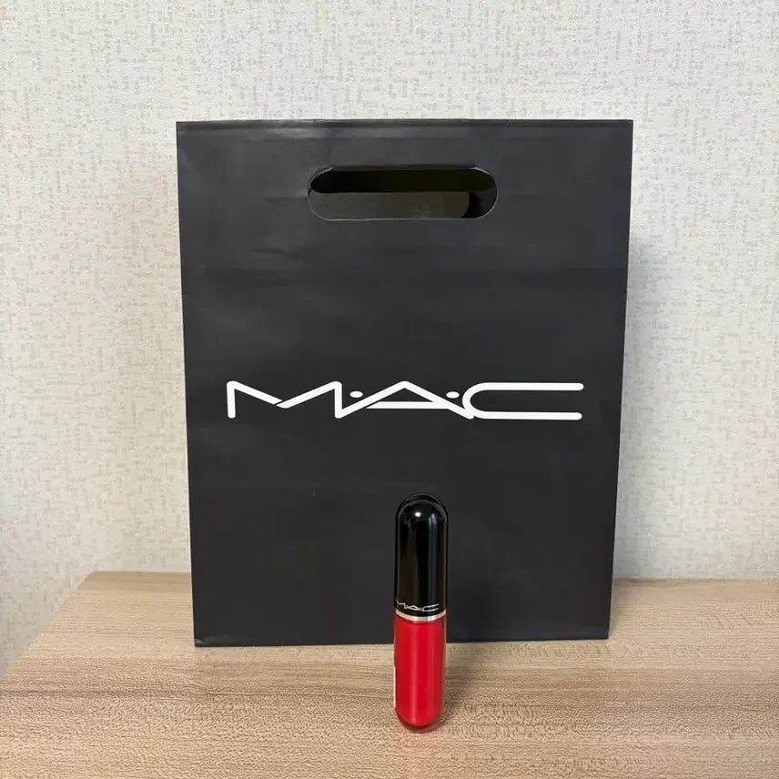 [BUNJANG] MAC Lustreglass Sheer Shine Lipstick Sheer / 맥 러스터글래스 씨쉬어