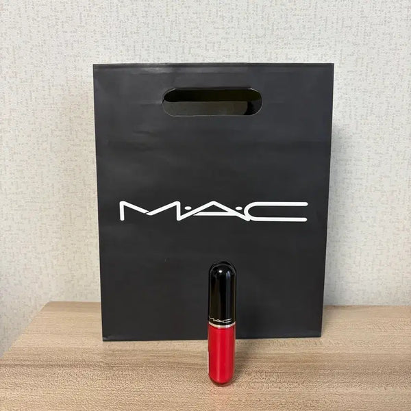 [BUNJANG] MAC Lustreglass Sheer Shine Lipstick Sheer / 맥 러스터글래스 씨쉬어