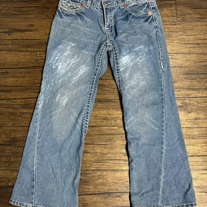 [BUNJANG] True Religion USA Big T White Stitch Bootcut Denim Custom Painted Y2K / 트루릴리전 USA 빅T 화이트 스티치 부츠컷 데님 38 커스텀 페인팅 Y2K