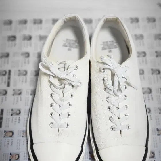 [BUNJANG] System Homme Canvas Sneakers White/Black Size 285 (Recommended for 275) / 시스템옴므 캔버스 스니커즈 285 (실착 275 추천)