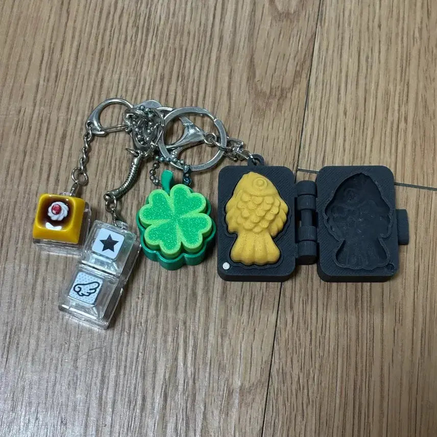 [BUNJANG] Keyboard Clicker & Keycap Bundle / 키캡키링 키보드 클릭커 일괄 판매 불빛나옴 쿨거래