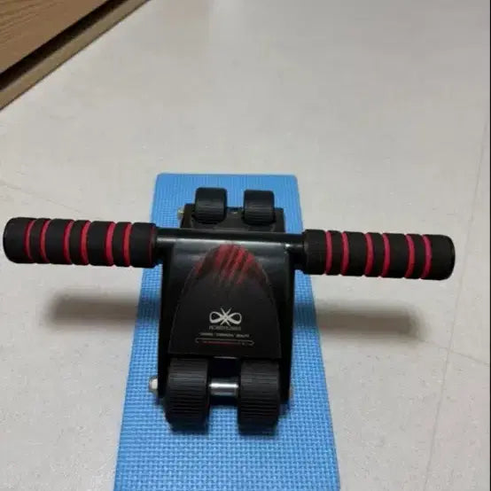 [BUNJANG] Black Abdominal Roller with Red Accent / 운동기구