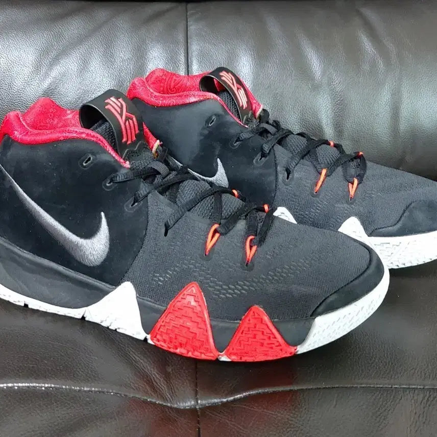 [BUNJANG] Nike Kyrie 4 '41 For The Ages' Basketball Shoes (265mm) / 나이키 카이리4 41 포 더 에이지스 농구화(265mm)