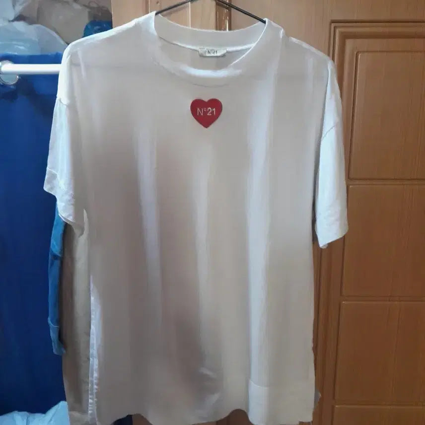 [BUNJANG] N21 Women's White Heart Logo Short Sleeve T-Shirt Size S / N21 여성 반팔 티셔츠 화이트 S