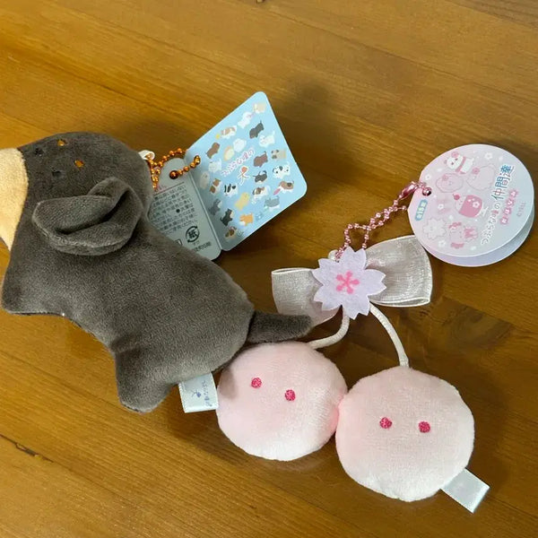 [BUNJANG] Tsuburana Hitomi Dachshund Cherry Plush Keychain / 츠부라나히토미 콩알눈 인형 키링 닥스훈트 벚꽃 사쿠란보
