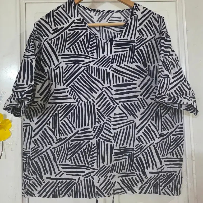 [BUNJANG] Black & White Cotton Blouse / 블랙앤화이트 고급스러운  핏이이쁜  면  블라우스   거의새거