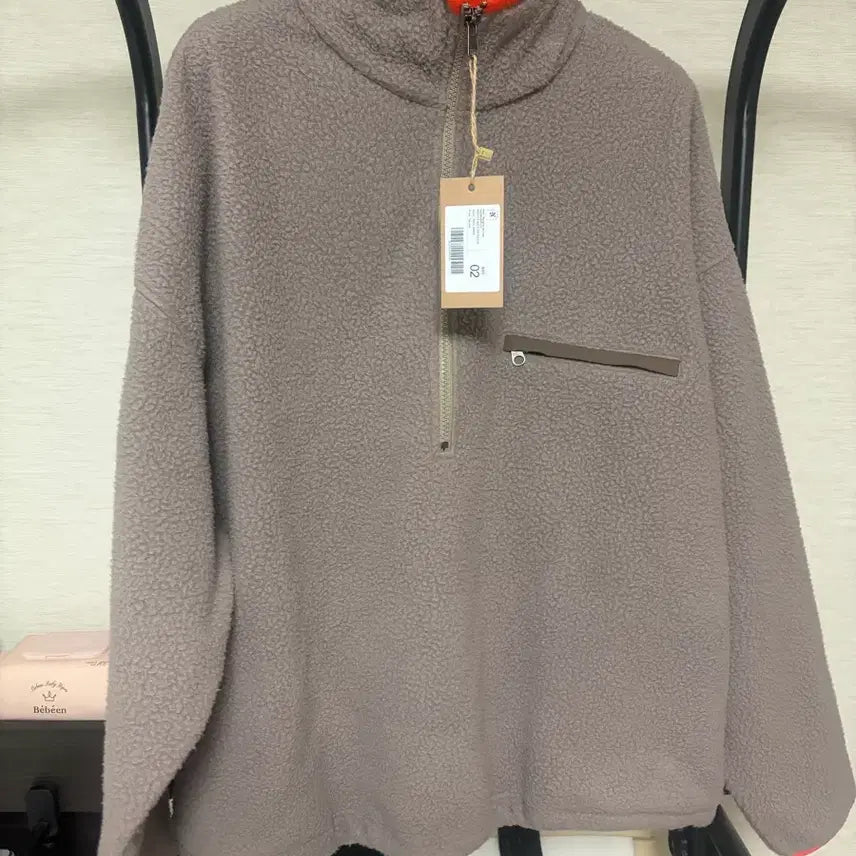 [BUNJANG] Naughty Savage Fleece Size 2 / [2] 너티새비지 플리스 후리스