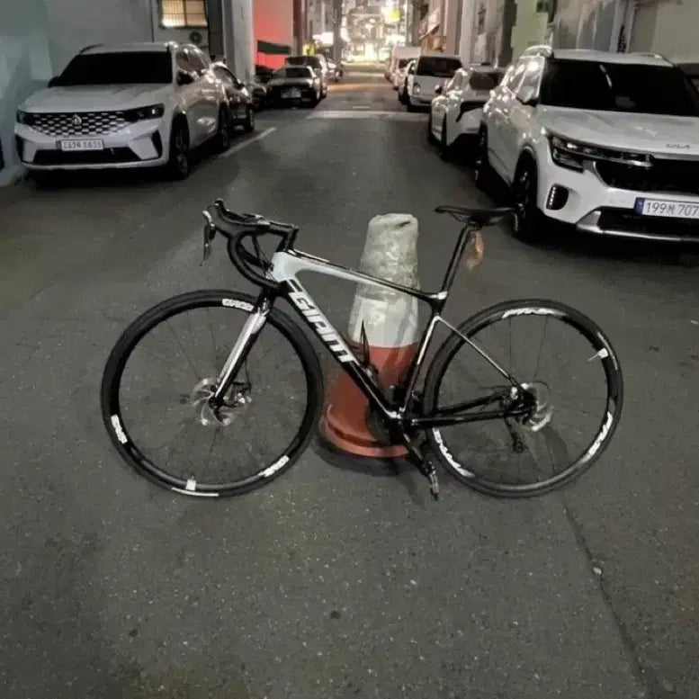 [BUNJANG] Giant Defy Advanced Full Carbon Road Bike Disc Brake Shimano 105 / 안 팔림 )개급처 자이언트 풀카본 프레임 디파이 어드벤스드 급처