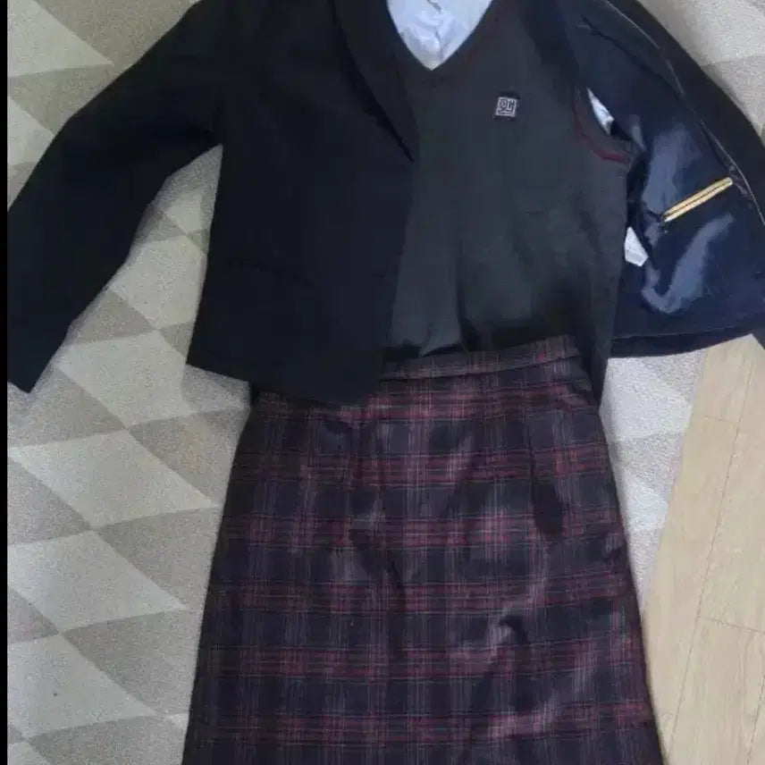 [BUNJANG] Gaewon Middle School Uniform Set - Jacket, Vest, Shirt, Skirt / 교복 세트 자켓 조끼 셔츠 치마 개원중교복