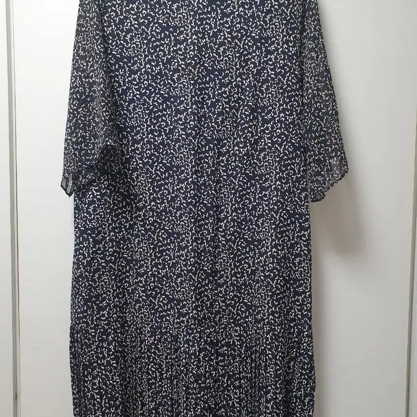 [BUNJANG] Tamara Chiffon Pleated Dress Navy White Pattern / 타마라 쉬폰 플리츠 원피스 88
