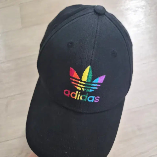 [BUNJANG] Adidas Rainbow Fire Logo Baseball Cap 56cm / 아디다스 볼캡 레인보우 불꽃로고 56cm
