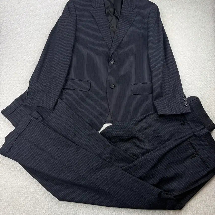 [BUNJANG] Giorgio Armani Classic Stripe Suit Set Navy / 조르지오 아르마니 클래식 스트라이프 수트 셋업 - 다크 네이비