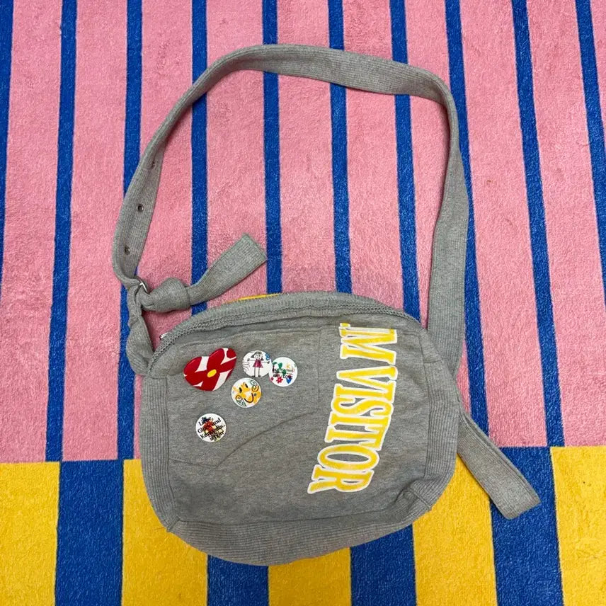 [BUNJANG] The Museum Visitor Grey Crossbody Bag / 더뮤지엄비지터 그레이 크로스백