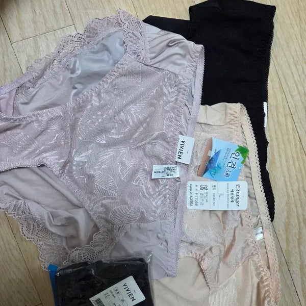 [BUNJANG] Vivian Panties Bundle Set (4 pcs) / 비비안 속옷 팬티 등 4개 일괄