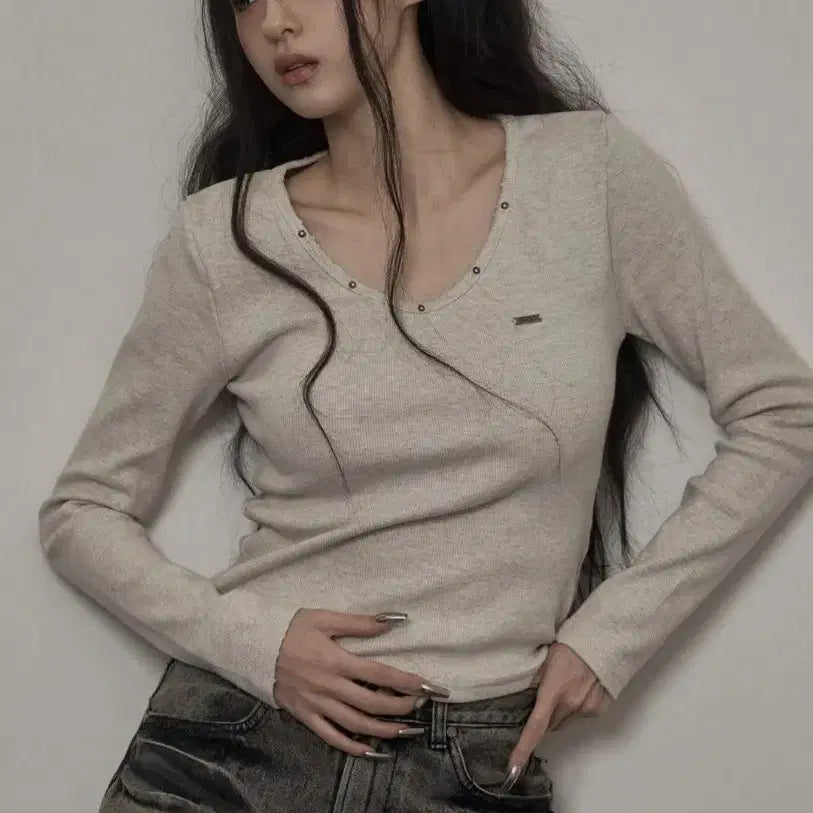[BUNJANG] Khaki Point Damage Stud T-shirt (Beige) / 카키포인트 데미지 스터드 티셔츠 (beige)