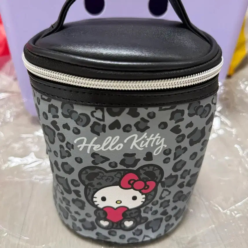 [BUNJANG] Abel Hello Kitty Cylindrical Pouch / (일본정품) 아베일 헬로키티 원통 파우치