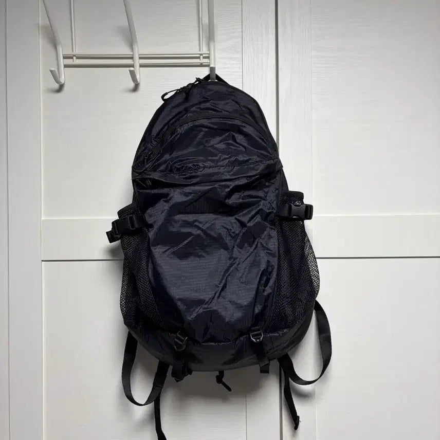 [BUNJANG] Musinsa Standard Ripstop Curved Pocket Hiking Backpack Black / 무신사 스탠다드 립스탑 커브드 포켓 하이킹 백팩 블랙