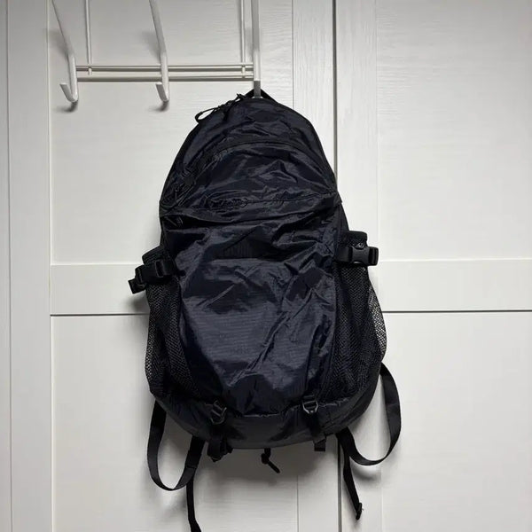 [BUNJANG] Musinsa Standard Ripstop Curved Pocket Hiking Backpack Black / 무신사 스탠다드 립스탑 커브드 포켓 하이킹 백팩 블랙