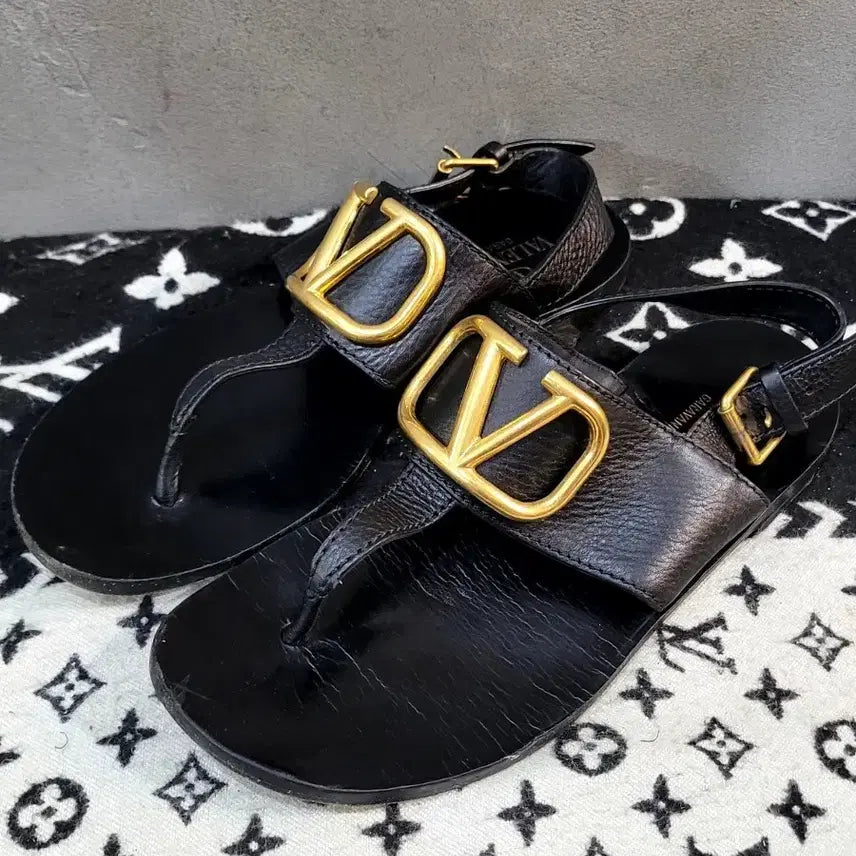 [BUNJANG] Valentino VLogo Women's Sandals Size 37 / 정품 발렌티노 브이로고 여성 샌들