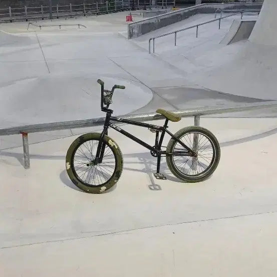[BUNJANG] Kink BMX Bicycle / [마지막 가격]킨크 bmx 판/대