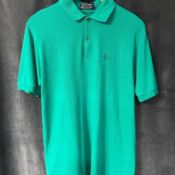 [BUNJANG] Fred Perry Made in England Emerald Green Laurel Wreath Embroidered Pique Short Sleeve Polo T-Shirt M-L / 프레드페리 영국제 월계수 자수 피케 반팔 폴로 PK 티셔츠 40 M-L 에메랄드그린
