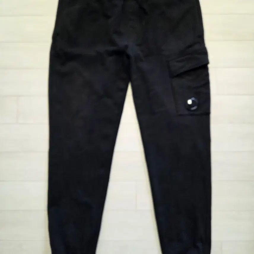 [BUNJANG] CP Company Lens Detail Cargo Jogger Pants - Size L / 씨피컴퍼니 렌즈 디테일 카고 조거팬츠