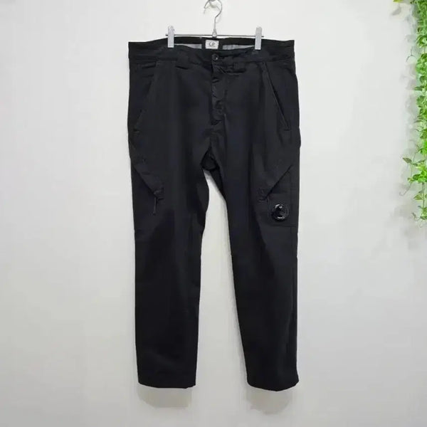 [BUNJANG] CP Company 21FW Lens Wappen Cargo Pants Black / 큐알 정품인증 ) CP컴퍼니 21'FW 렌즈  와펜 카고 팬츠