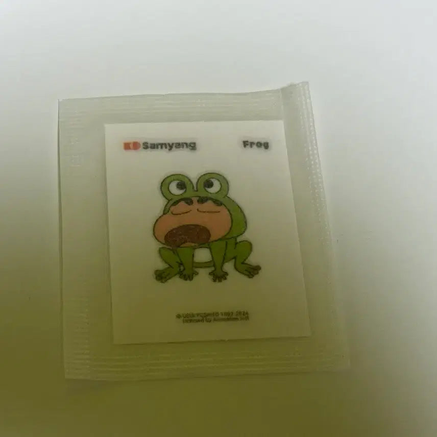 [BUNJANG] Shin-chan Frog Ttibs Seal (Sealed) / 짱구 띠부씰 개구리 미개봉