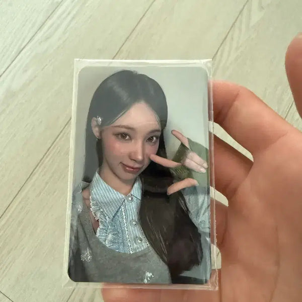 [BUNJANG] RESCENE Last Year Lip Balm Mini Fanmeeting Photocard Set (Sealed) / 리센느 작년 립밤 미팬 역조공 미개봉 포카세트