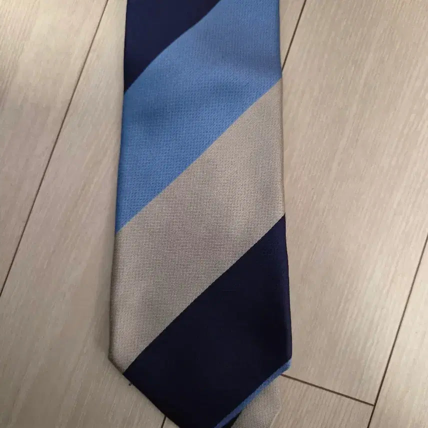 [BUNJANG] Cambridge Members Blue Stripe Necktie (New) / 캠브리지 멤버스 스트라이프 넥타이(새상품)