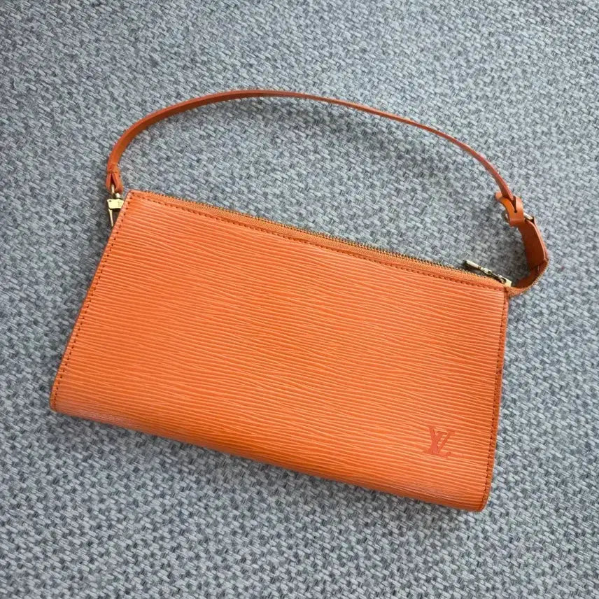[BUNJANG] Louis Vuitton Epi Clery Shoulder Bag Orange / 루이비통 에피 클레리 오렌지 숄더백