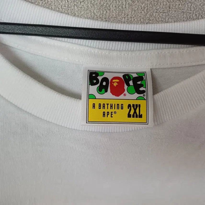 [BUNJANG] BAPE College Long Sleeve T-Shirt White / 베이프 컬리지 롱슬리브 티셔츠 화이트(BAPE College L/S T-Shirt White)