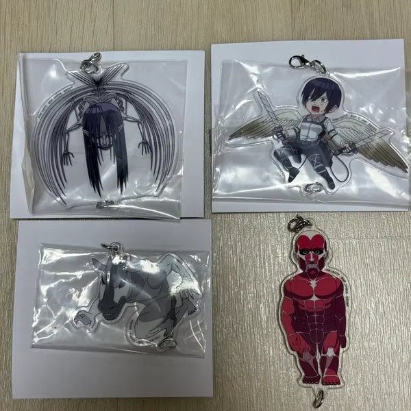 [BUNJANG] Attack on Titan Ichiban Kuji Prize F Acrylic Charm Set (4 Types) / 진격의 거인 제일복권 F상 아크릴 참 4종 진격거 종미 미카사 오카피 초대형 거인