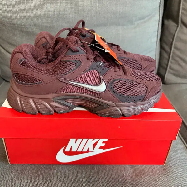 [BUNJANG] Nike V5 Burgundy Sneakers (250mm) / 나이키 V5 버건디. 250mm