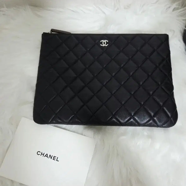[BUNJANG] Chanel Classic Lambskin Clutch Medium / 샤넬 클래식  램스킨 클러치 미디움