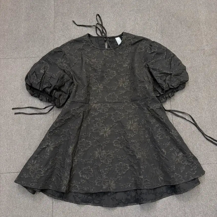[BUNJANG] GU x Rokh Balloon Sleeve Tunic Khaki L / GU x rokh 지유 로크 벌룬 슬리브 튜닉 L