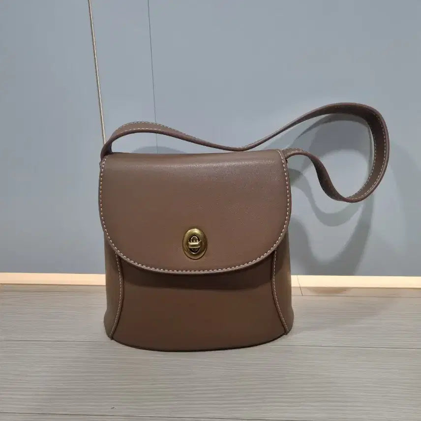[BUNJANG] Stitch Brown Shoulder Bag / 스티치브라운 숄더가방