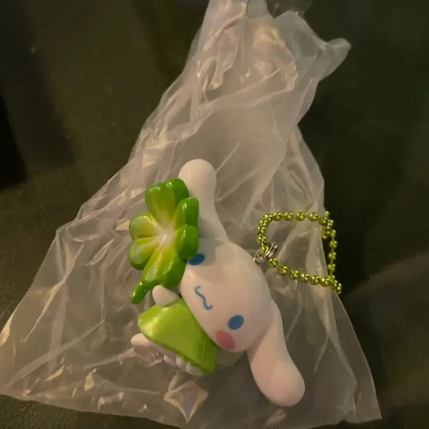 [BUNJANG] Sanrio Cinnamoroll Four-Leaf Clover Gacha Keyring / 산리오 네잎클로버 시나모롤 키링가챠