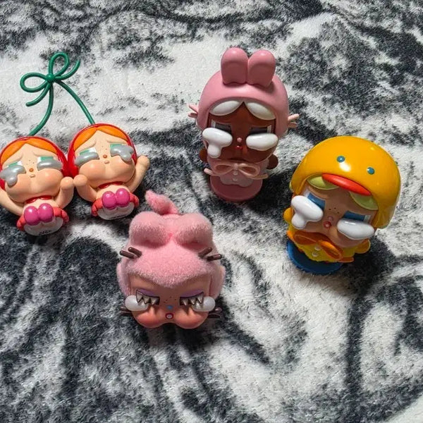 [BUNJANG] Pop Mart Genuine Crybaby Figure Set Bundle / 팝마트 정품 크라잉베이비 피규어 세트 일괄