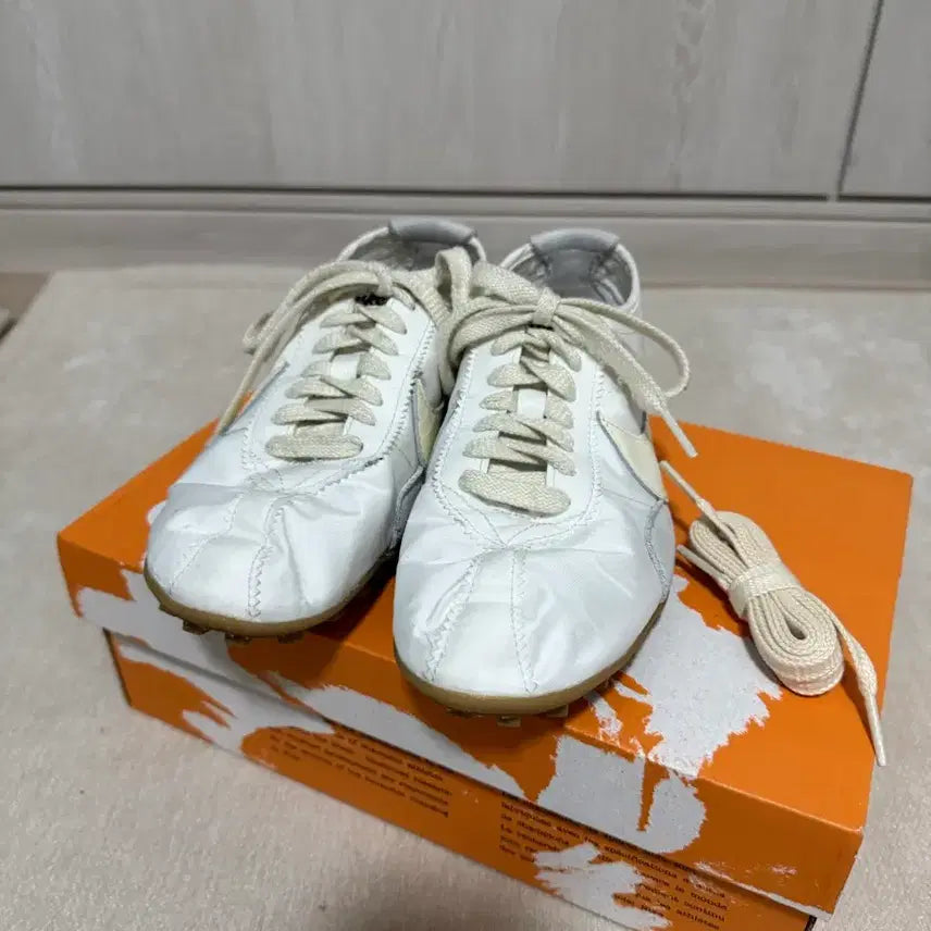 [BUNJANG] Nike Mounshoo Sneakers / 나이키 문슈 240