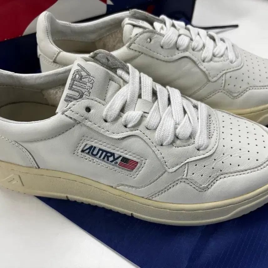 [BUNJANG] Autry Sneakers GG04 Size 38 / 정품 새상품 흠집) 오트리 운동화 GG04 38size