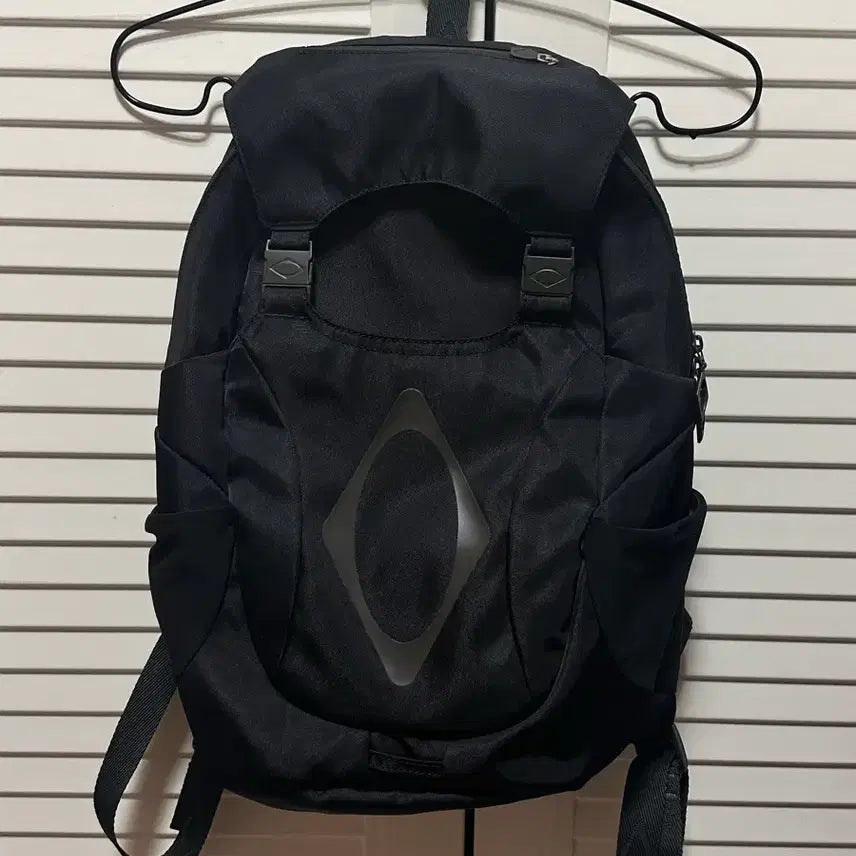 [BUNJANG] Mischief Buckle Flap Backpack / 미스치프 버클 플랩 백팩