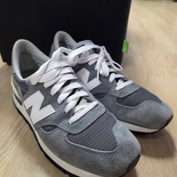 [BUNJANG] New Balance 990v1 Grey Sneakers / 뉴발란스 990v1 270 그레이